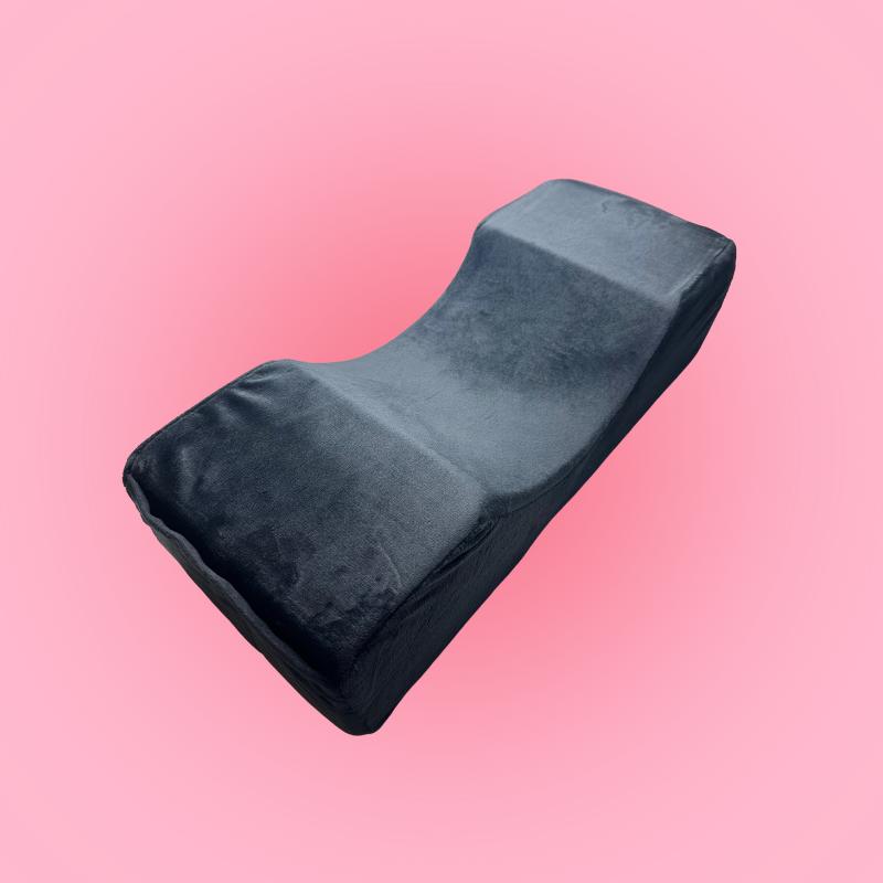 Behandlingspude fra BeautyByDau – ergonomisk støtte til vippebehandlinger