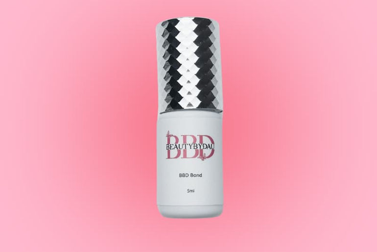 Øjenvippe lim 5 ml – professionel vippe lim fra BeautyByDau til langvarig holdbarhed.