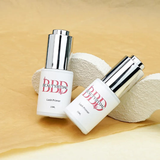 BeautyByDau vippeprimer – forbedrer vedhæftning og holdbarhed af vippebehandlinger.