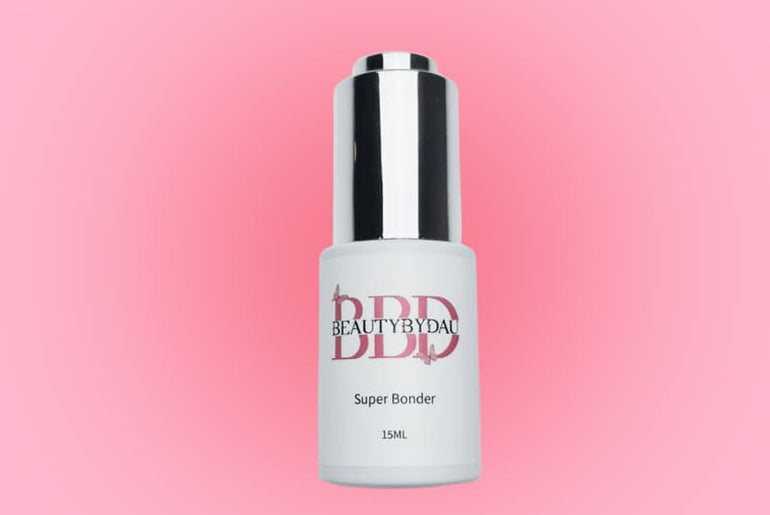 Super Bonder til eyelash extensions fra BeautyByDau – forsegler vippe lim og forlænger holdbarhed.