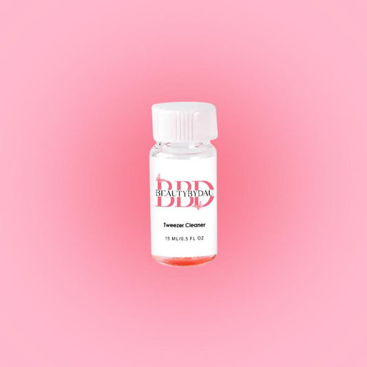 Tweezer Cleaner 15 ml – effektiv pincet rens til eyelash extensions fra BeautyByDau.