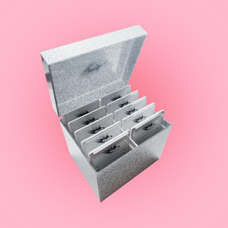 Vippe opbevaringsboks til eyelash extensions – praktisk glitter boks til opbevaring af vipper fra BeautyByDau.